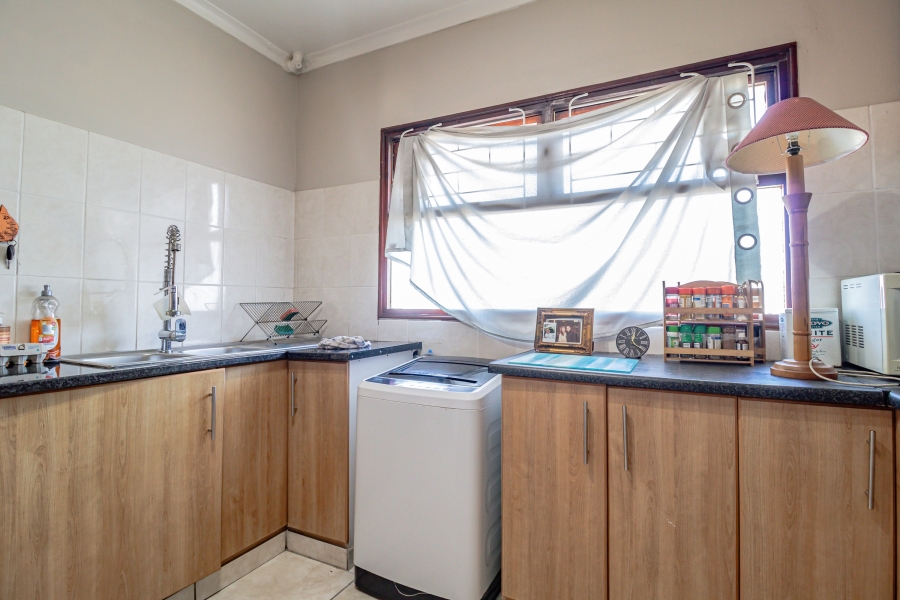 2 Bedroom Property for Sale in Claremont Western Cape